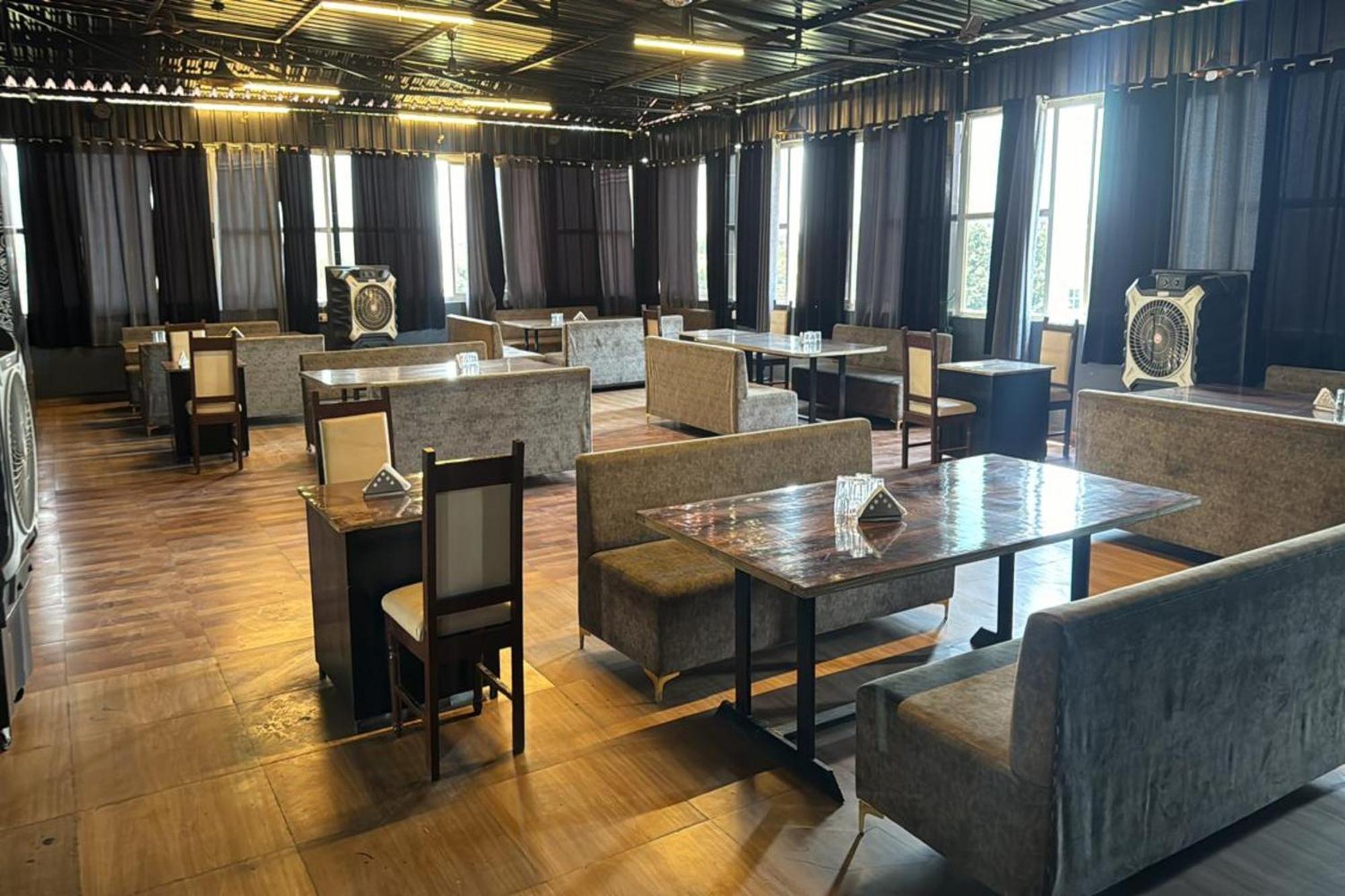 Hotel Eagle Inn Udajpur Zewnętrze zdjęcie