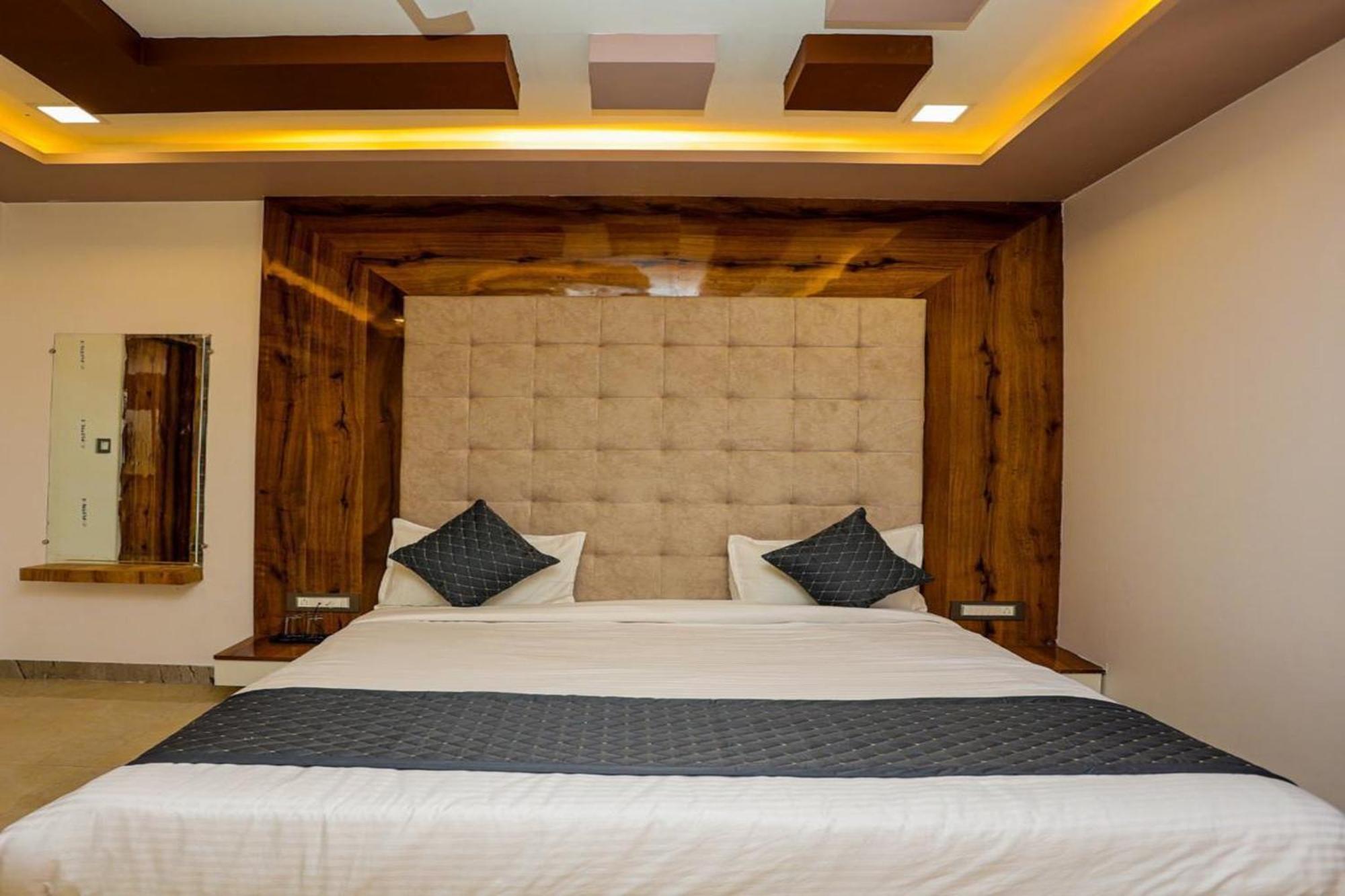 Hotel Eagle Inn Udajpur Zewnętrze zdjęcie