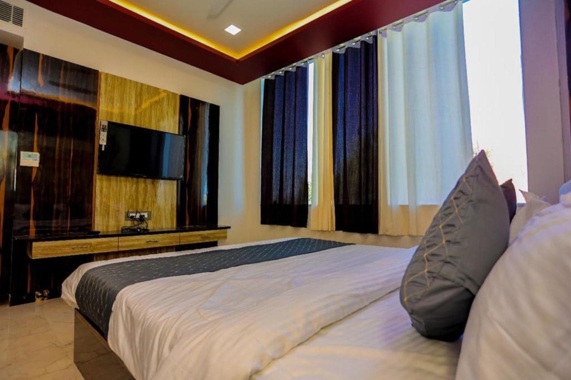 Hotel Eagle Inn Udajpur Zewnętrze zdjęcie