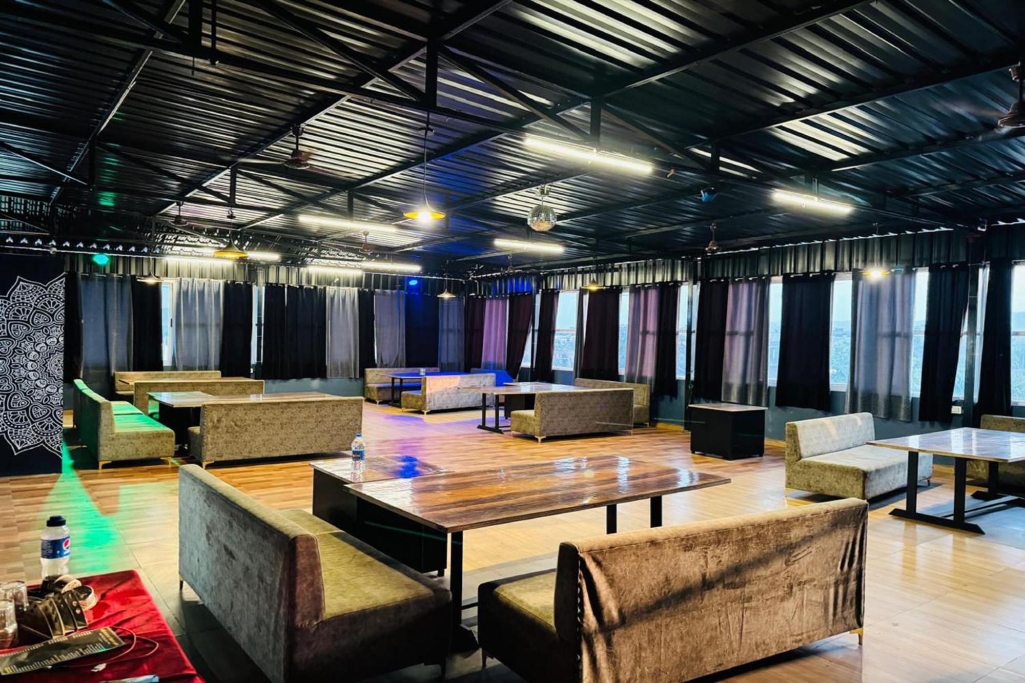 Hotel Eagle Inn Udajpur Zewnętrze zdjęcie