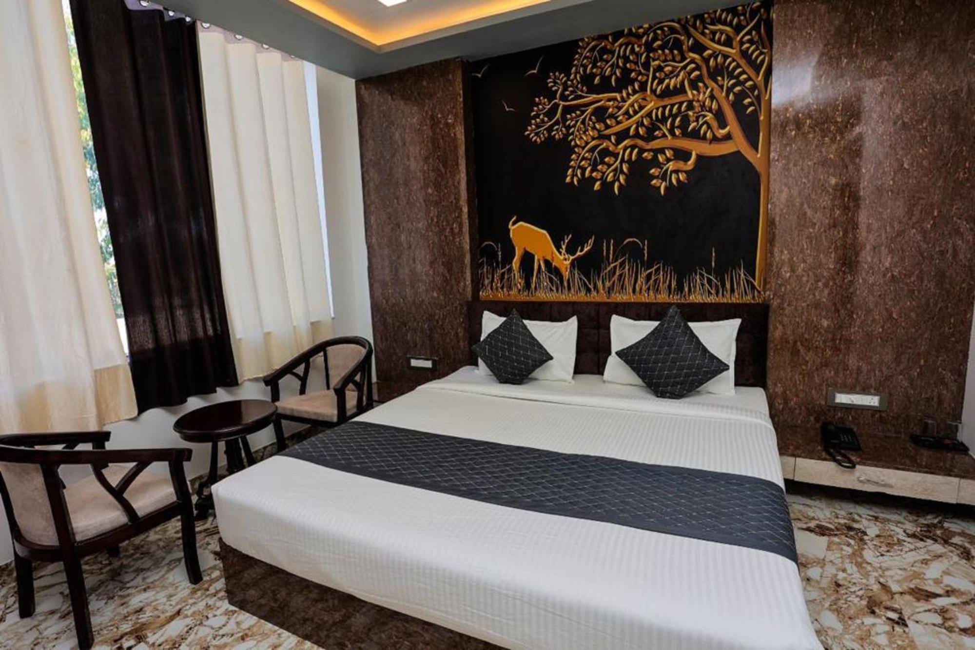 Hotel Eagle Inn Udajpur Zewnętrze zdjęcie